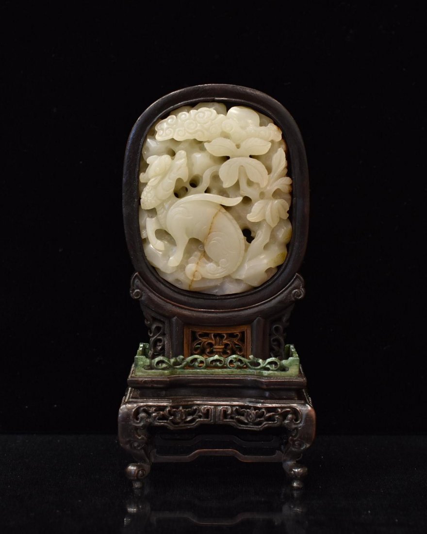 OPEN WORK JADE CARVING KIRIN TABLE SCREEN (1 of 8)
