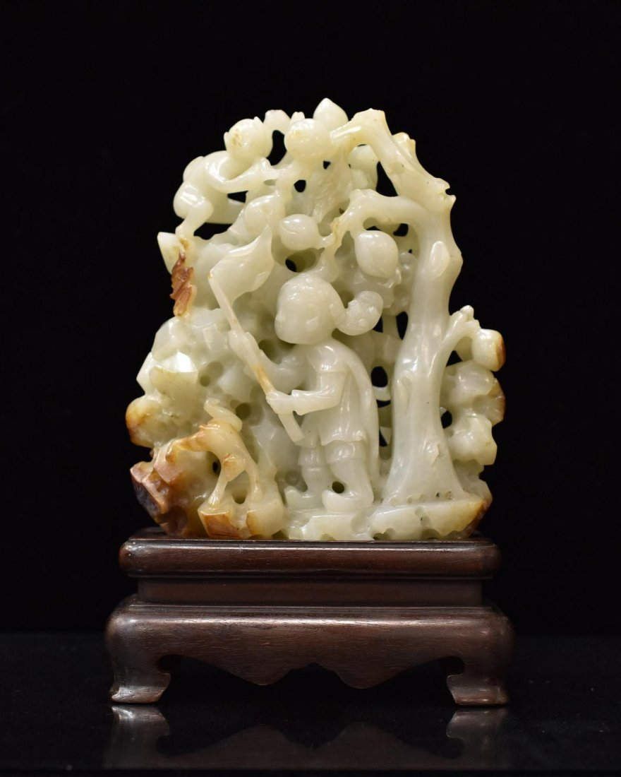 CARVED JADE OF FIGURE WITH MONKEYS WITHIN PEACH TREE (1 of 9)