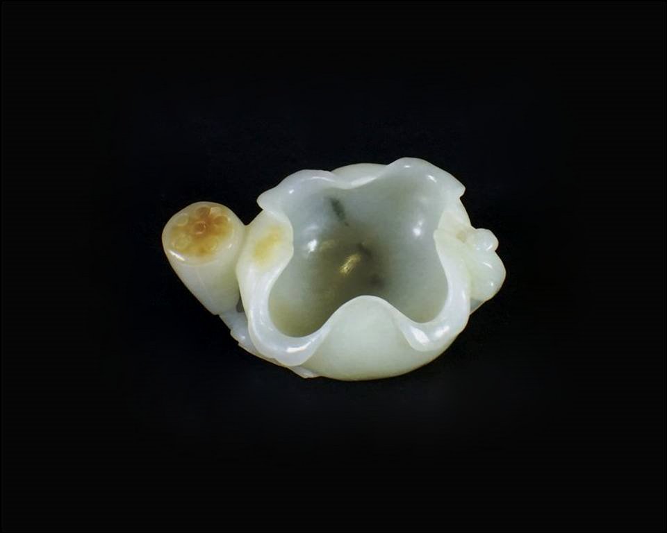 A FINELY CARVED WHITE JADE OF LOTUS BRUSH WASHER (1 of 9)