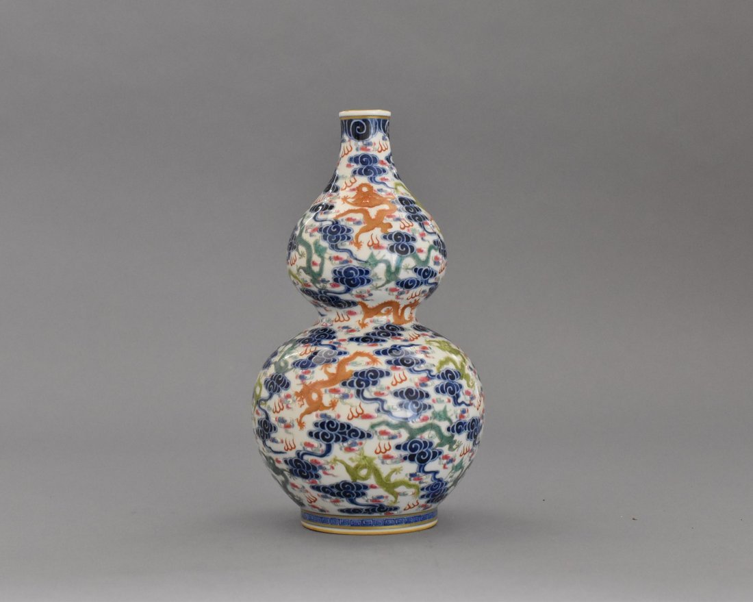 DRAGONS DOUBLE GOURD PORCELAIN VASE (1 of 10)