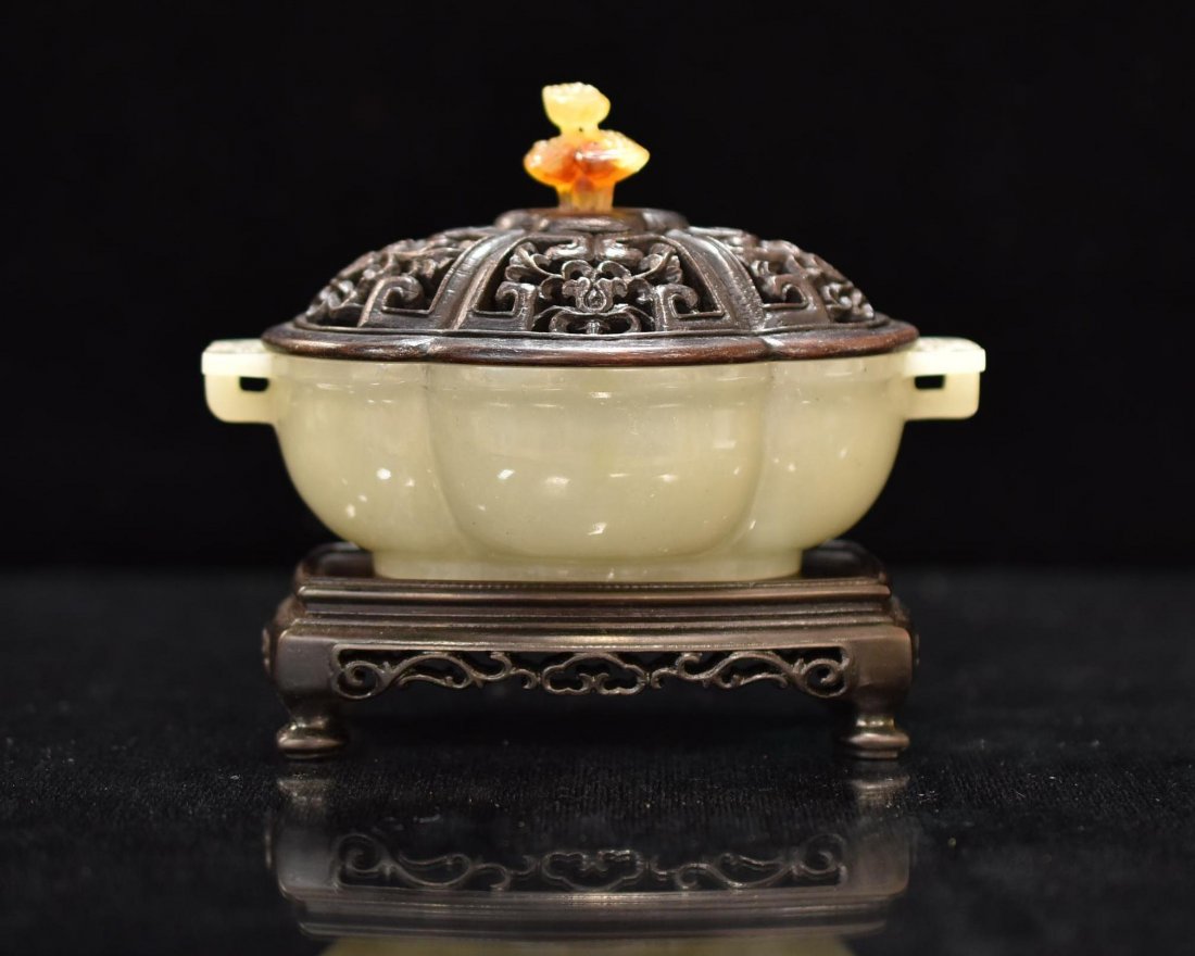 FINE JADE COVERED TRIPOD CENSER WITH LINGZHI FUNGUS (1 of 8)