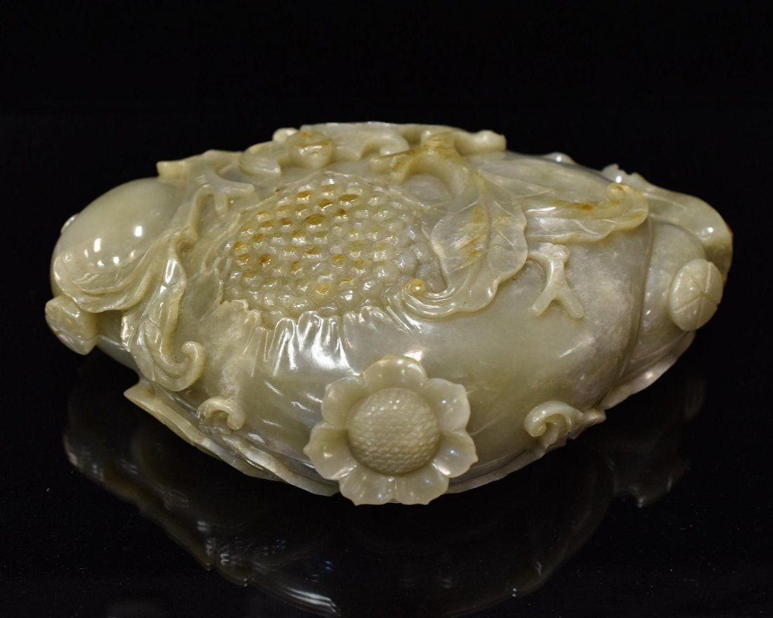 A LARGE CARVED JADE OF POMEGRANATE CONTAINER (1 of 10)