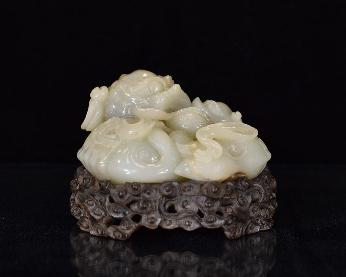CARVED WHITE JADE OF THREE FOO-DOGS ON STAND (1 of 8)