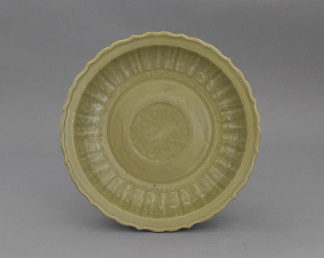 A FINE LARGE CHINESE CARVED FLORAL LONGQUAN CELADON (1 of 10)