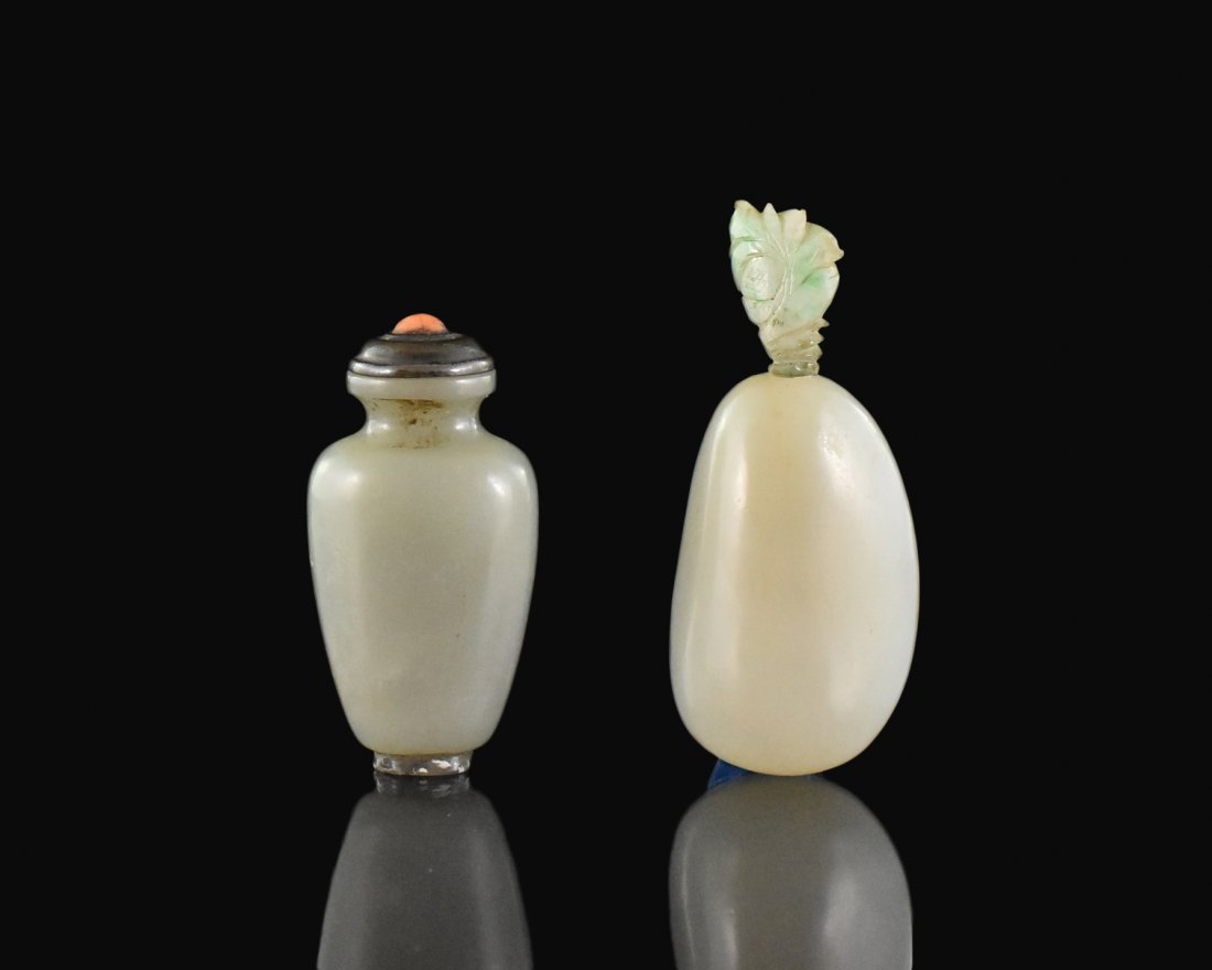 SET OF 2 PCS 19TH C. CARVED CHINESE JADE SNUFF BOTTLES (1 of 5)