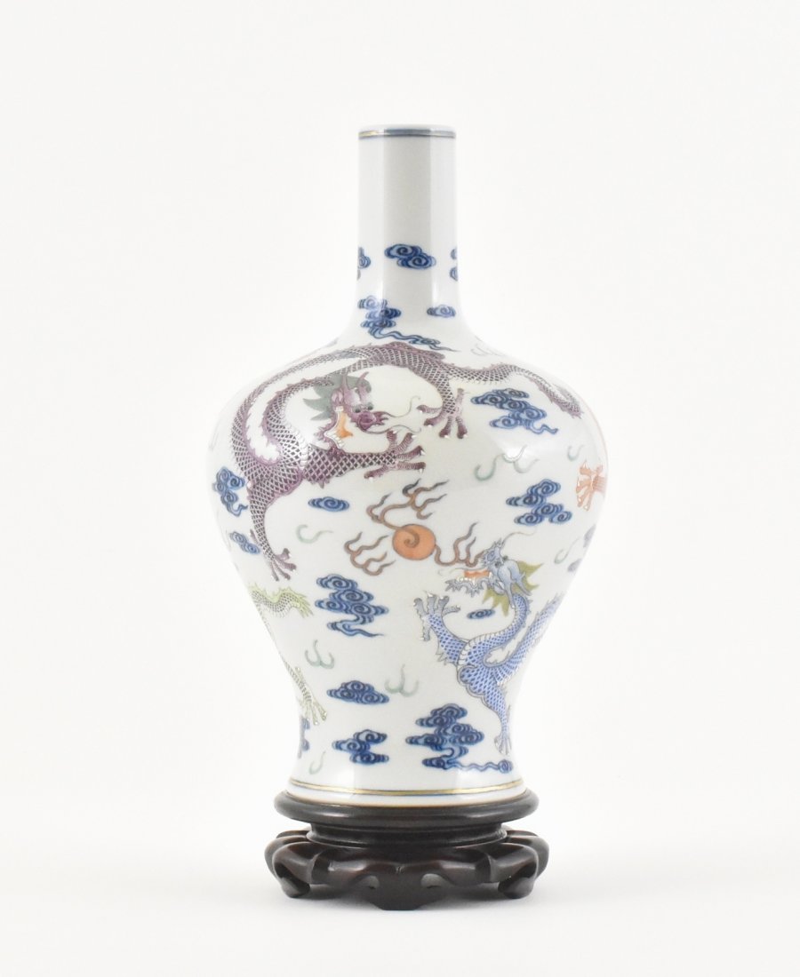 YONGZHENG FIVE DRAGONS WILLOW LEAF VASE ON STAND (1 of 9)