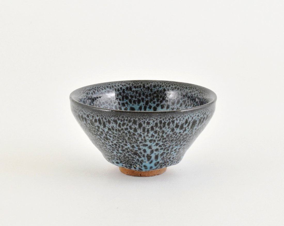 GRAYISH BLUE OIL SPOT JIAN WARE  TEA BOWL (1 of 9)