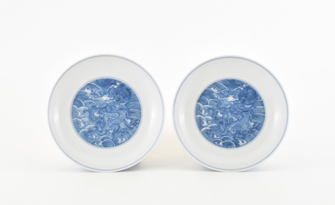 PAIR OF DRAGONS MOTIF BLUE & WHITE DRAGONS DECORATION (1 of 9)