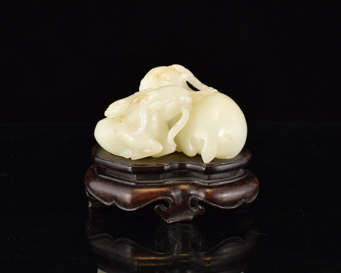 CARVED JADE OF TWO SHEEP HOLDING A LINGZHI FUNGUS (1 of 8)