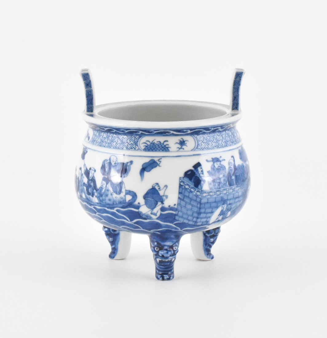 EIGHT IMMORTALS MOTIF IN BLUE AND WHITE PORCELAIN (1 of 10)