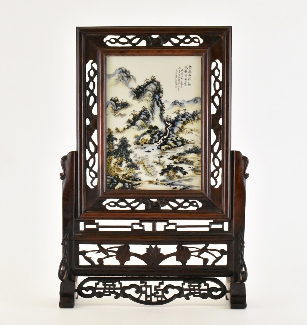 CHINESE PORCELAIN PAINTING TABLE SCREEN (1 of 10)