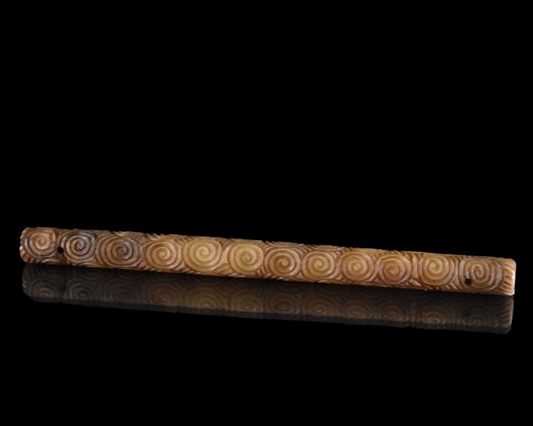 CARVED CRÃˆME-ORANGE JADE CHINESE PAPER WEIGHT (1 of 9)