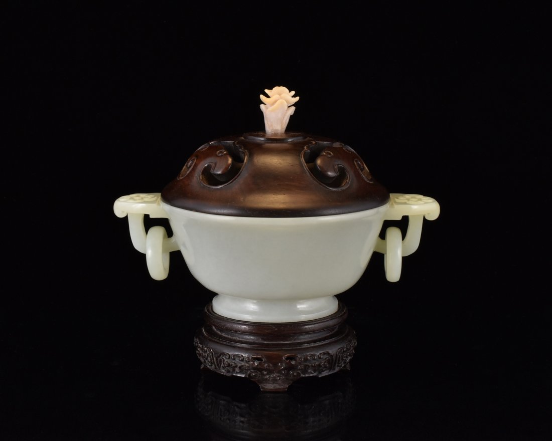 CHINESE CELADON JADE COVERED CENSER ON STAND (1 of 7)