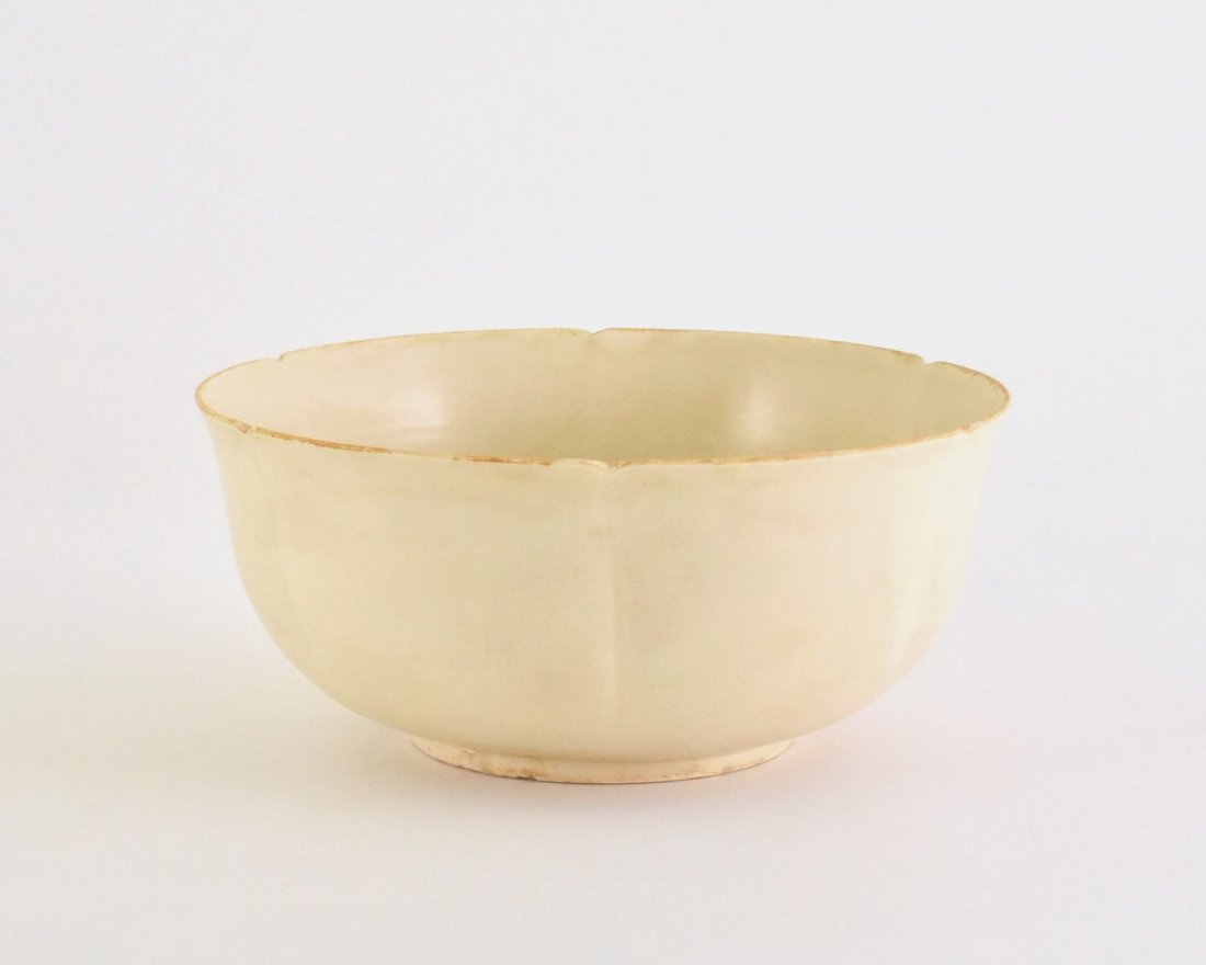 PENTA-FOIL LOBED RIM DING WARE BOWL (1 of 9)