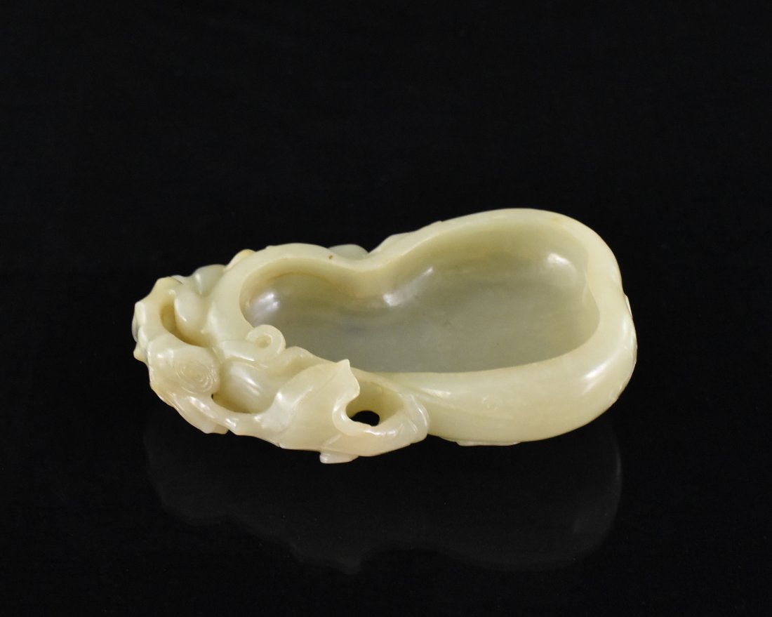 CARVED WHITE JADE OF DOUBLE GOURD BRUSH WASHER (1 of 9)