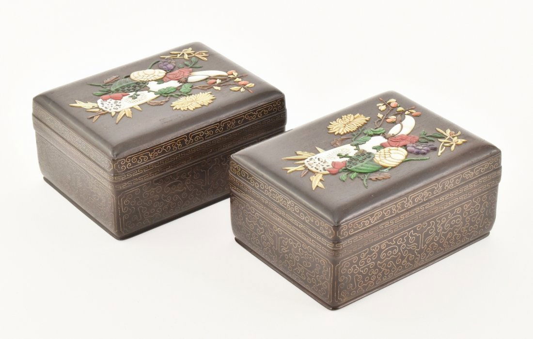 PAIR OF MOP AND STONE INLAID ZITAN CONTAINERS (1 of 7)