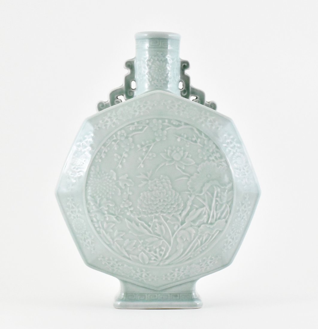 LARGE CLEAR CELADON OCTAGONAL MOON FLASK (1 of 10)