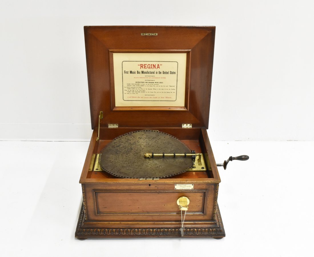 COIN OPERATED REGINA MUSIC DISC PLAYER (1 of 6)