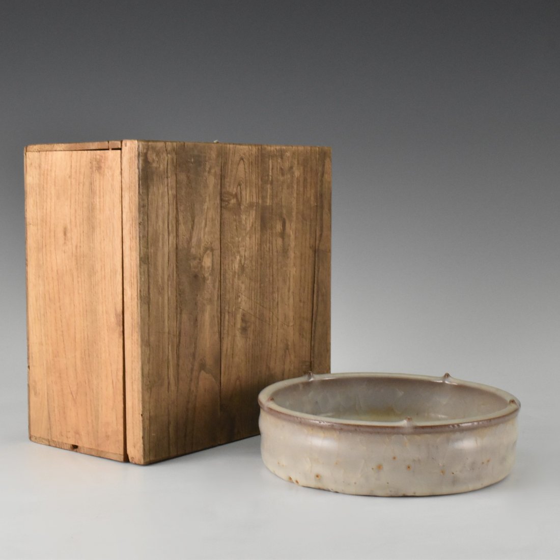 GUAN TYPE BOWL WITH WOODEN BOX (1 of 10)