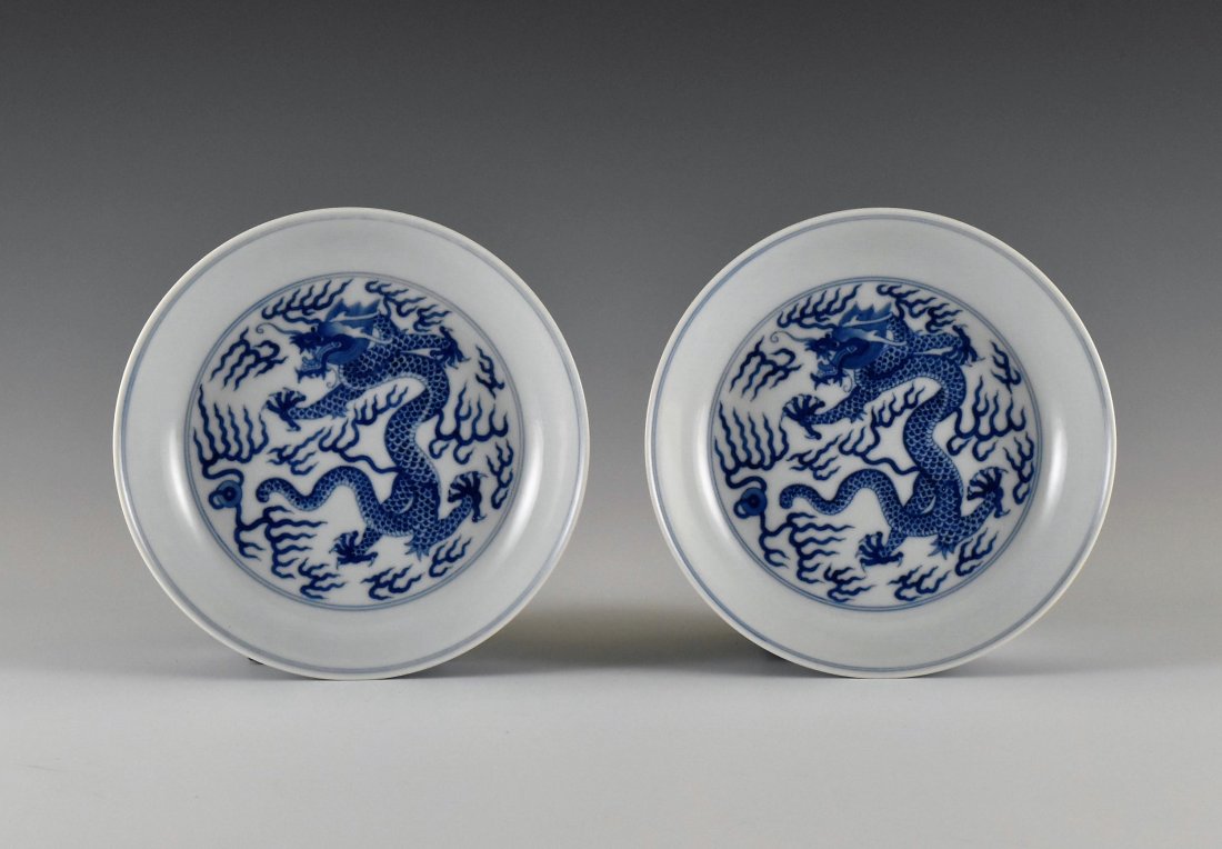 PAIR OF BLUE AND WHITE DRAGON PLATE (1 of 10)