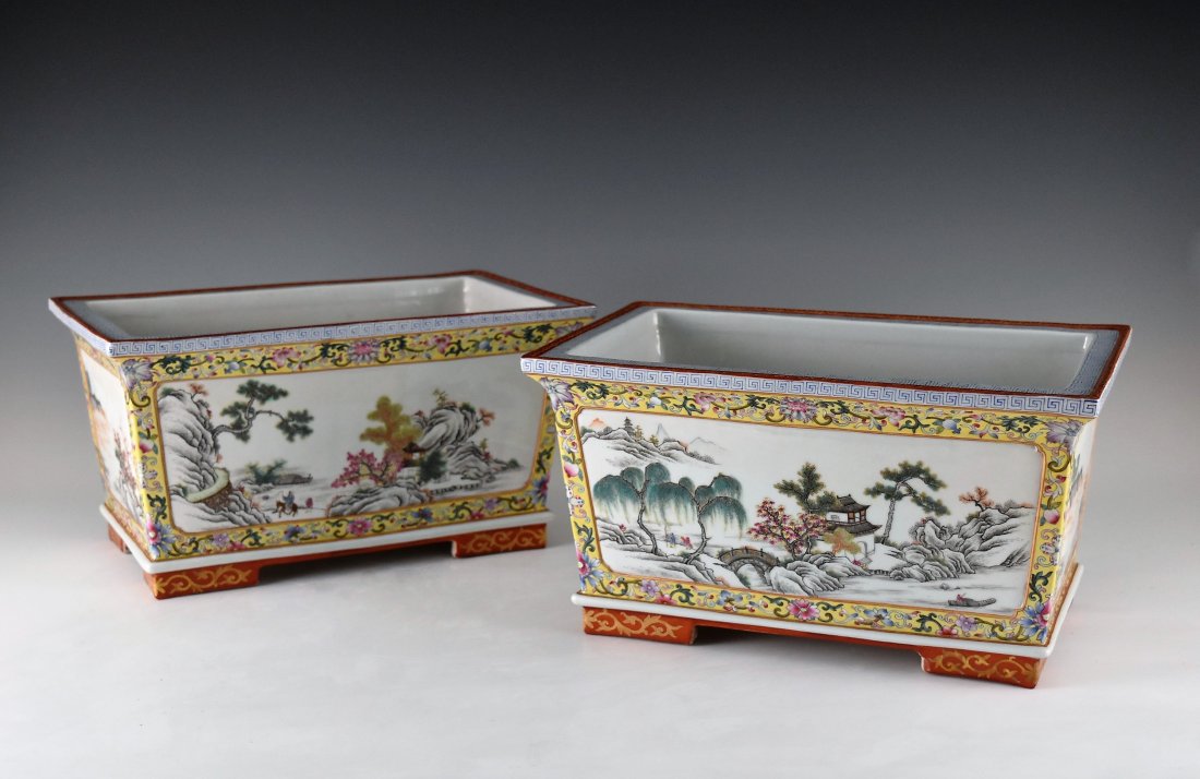 PAIR OF QIANLONG FAMILLE ROSE PLANT POTS (1 of 10)