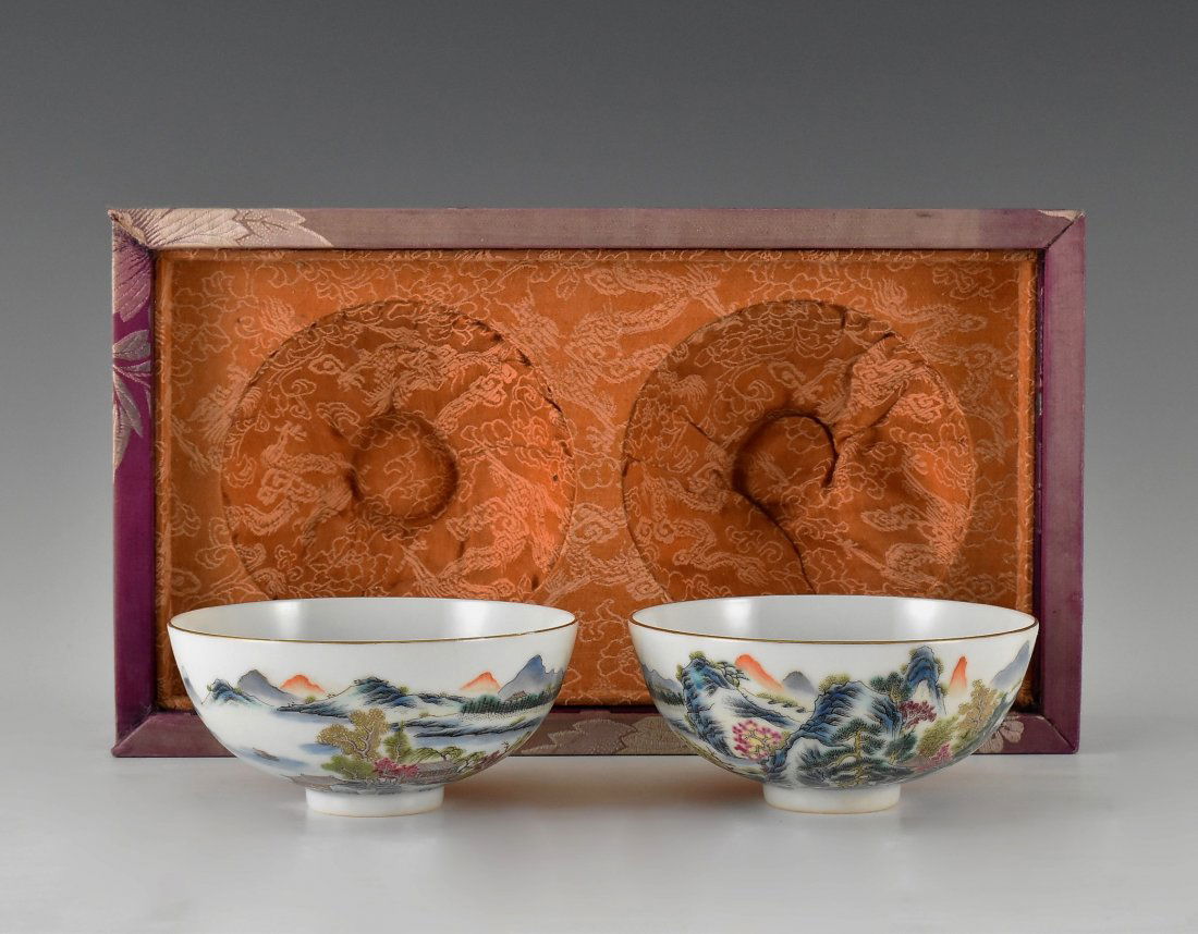 PAIR OF PORCELAIN BOWL IN ORIGINAL BOX (1 of 10)
