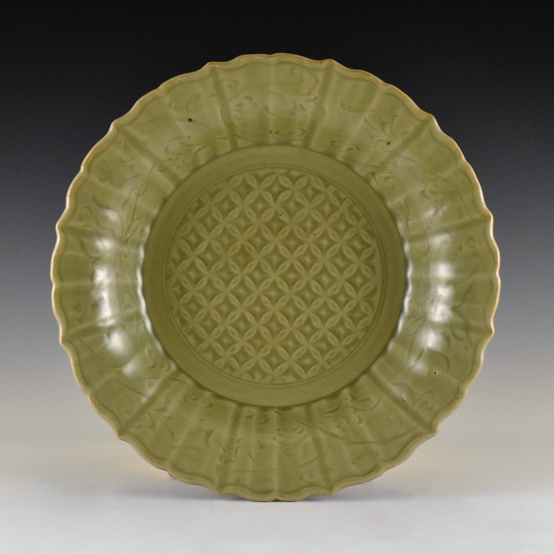 MING DYNASTY FLORAL MOTIF LONGQUAN CELADON PLATE (1 of 10)