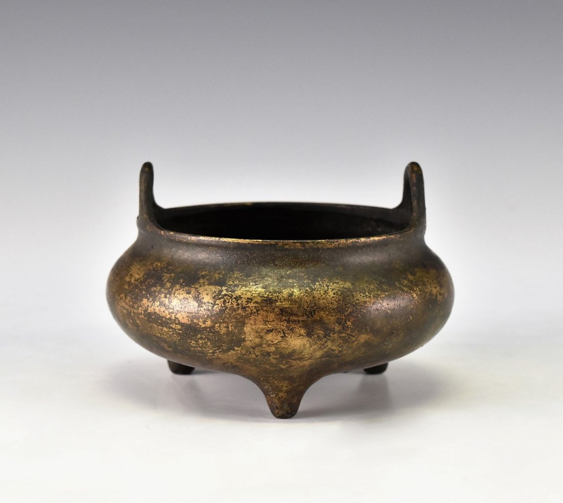 CHINESE MING PERIOD TRIPOD BRONZE CENSER WITH GILT (1 of 10)