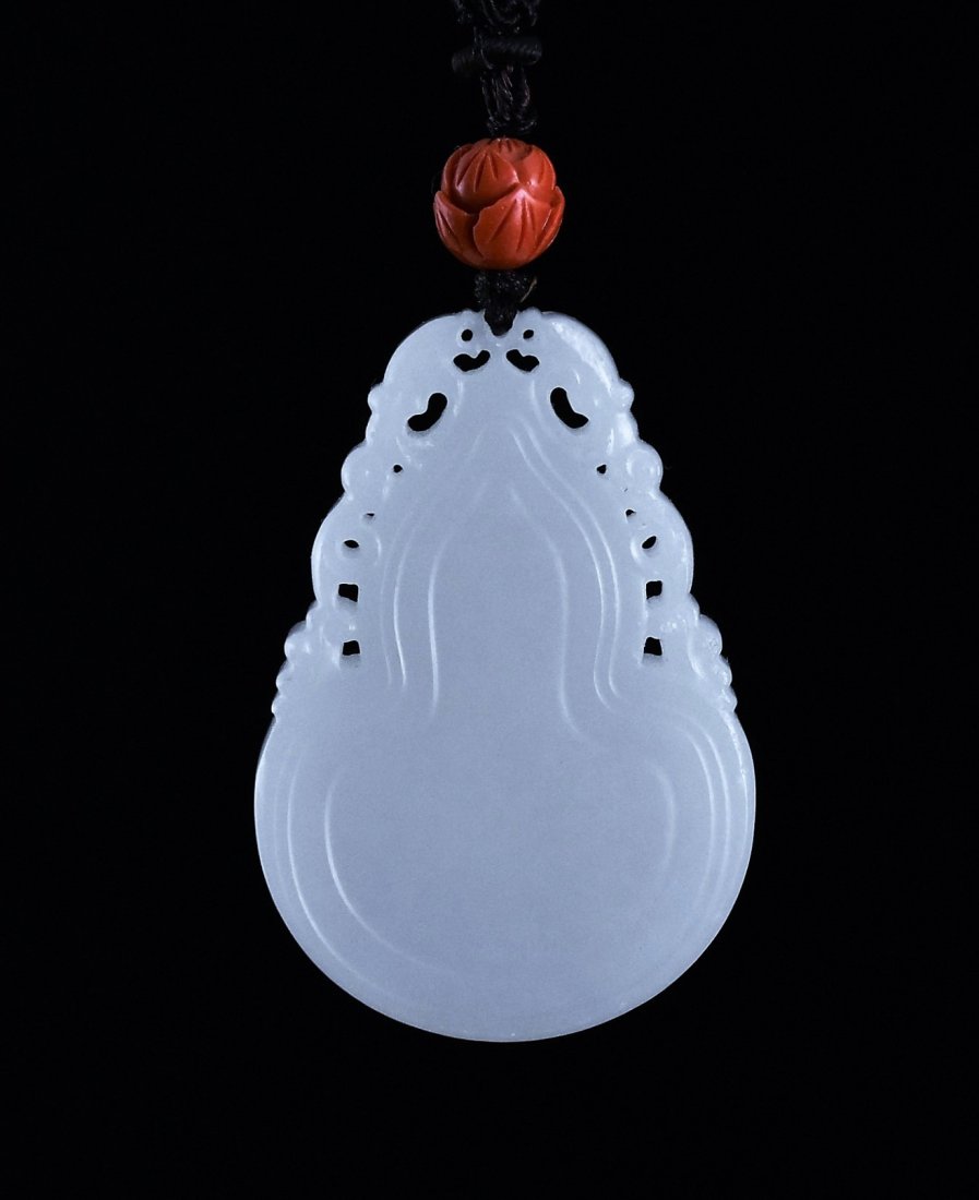 CARVED WHITE JADE DOUBLE GOURD PENDANT (1 of 6)