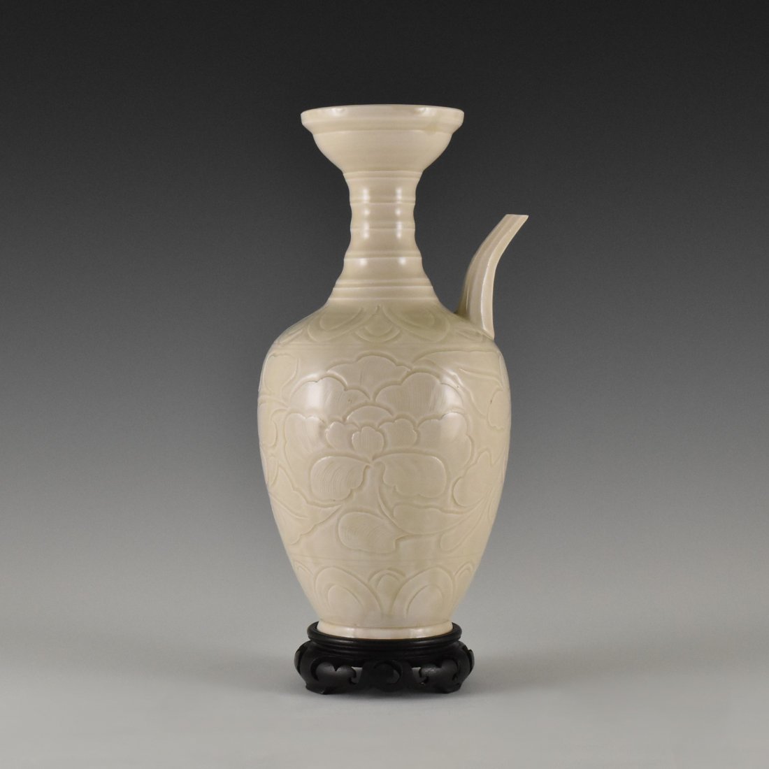 A DING WARE EWER ON STAND (1 of 10)