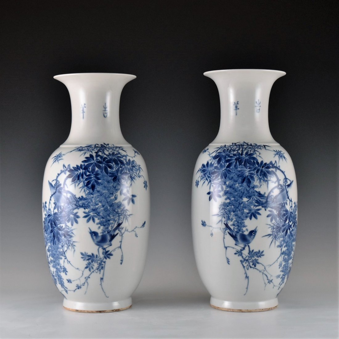 PAIR OF 20TH C. BLUE AND WHITE PAINTING BALUSTER VASES (1 of 10)