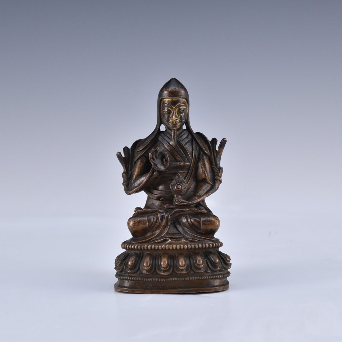QING DYNASTY BRONZE LAMA FIGURE OF SAKYAPA (1 of 8)