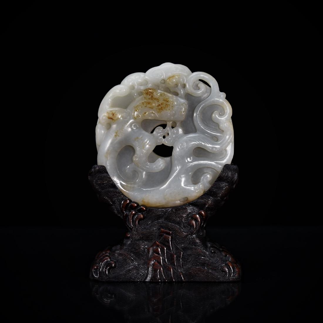 GRAYISH CELADON JADE MEDALLION QILIN TABLE SCREEN (1 of 10)