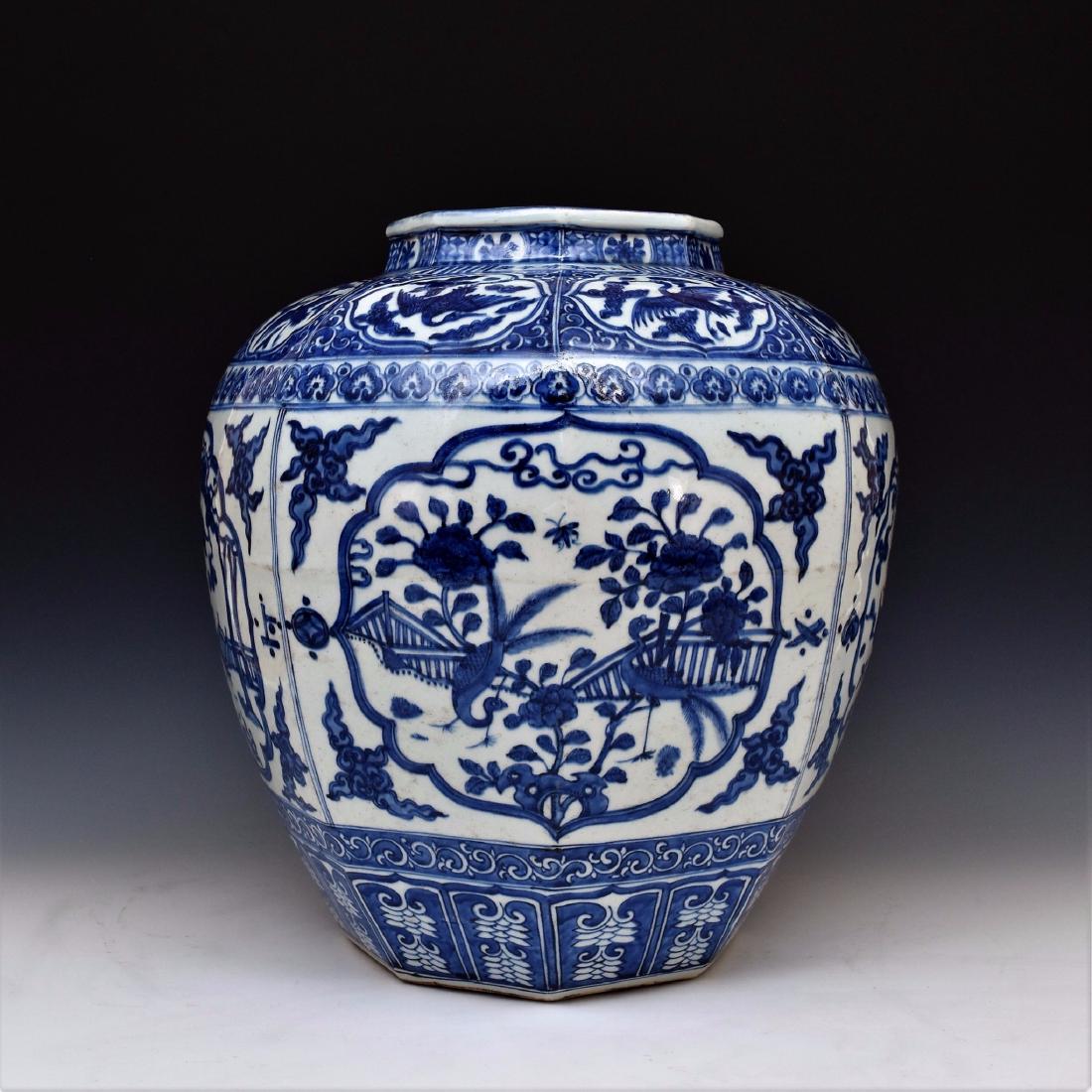MING JIAJING LARGE BLUE & WHITE OCTAGONAL JAR (1 of 13)