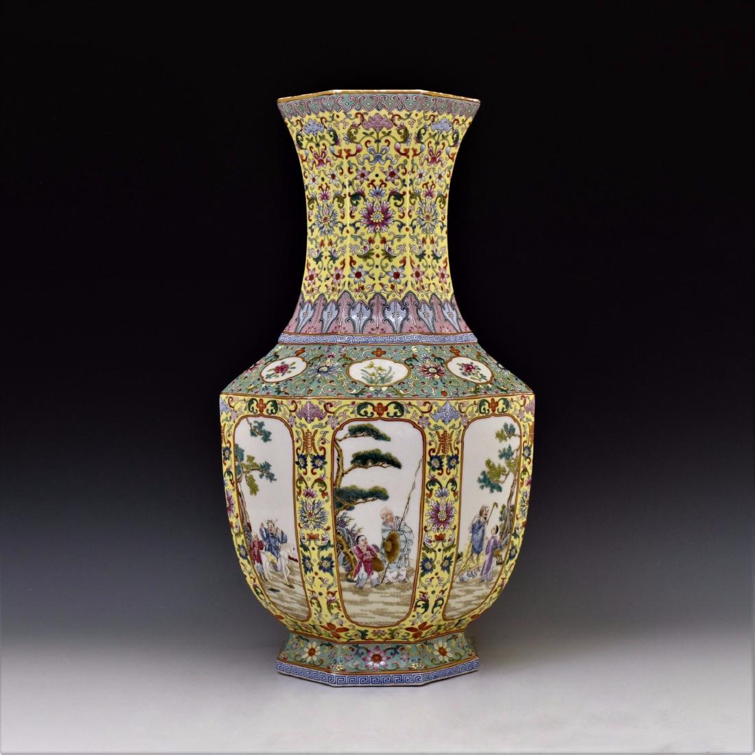 VERY FINE FAMILLE ROSE OCTAGONAL WILLOW LEAF VASE (1 of 14)