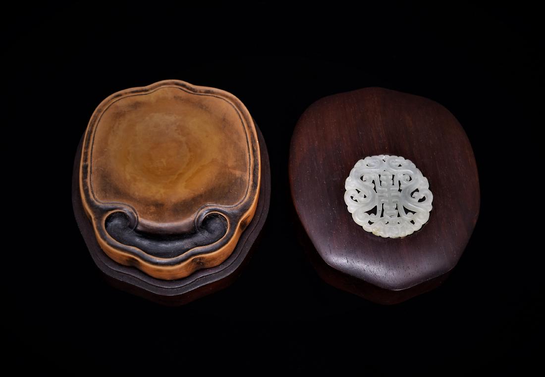 INK STONE & JADE MEDALLION IN ZITAN BOX (1 of 10)