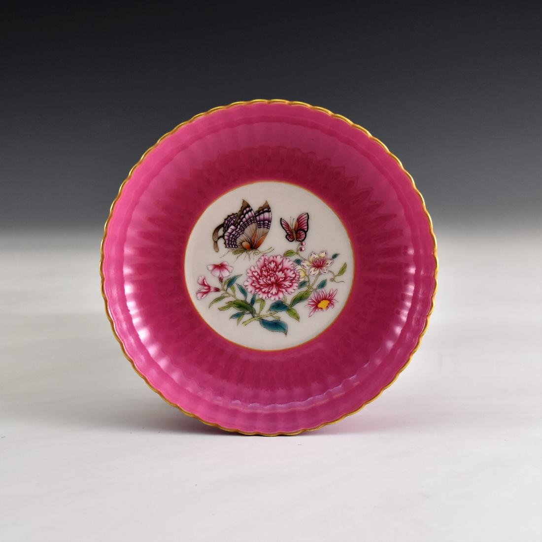 FAMILLE ROSE & GILT ON PINK DISH IN BUTTERFLY MOTIF (1 of 19)