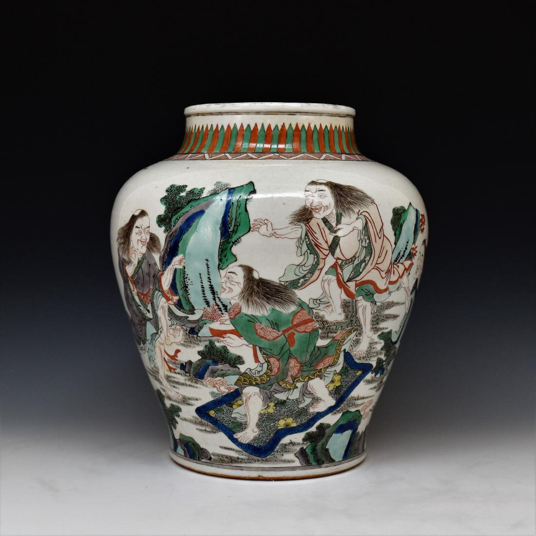 LARGE QING WUCAI PORCELAIN JAR (1 of 15)