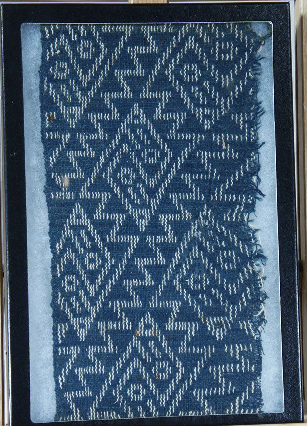 Chimu Textile Peru: colored woven wool (dk. green and white)rn, , , , rnrnrnCondition:In very good condition, see photo. rnSize: approx 11 by 6 in. (18 by 15 cm.) rnProvenance: Collection of Bernard and Bernadette Lueck,