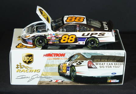 Jarrett, Dale: Jarrett, Dale, Dale Jarrett die-cast Stock Car NEW, 10 x 3 x 5, 1:24 die-cast cars with movable parts, 2005 limited edition of 444,action collectibles, quantity: 1 ,condition:Pristine