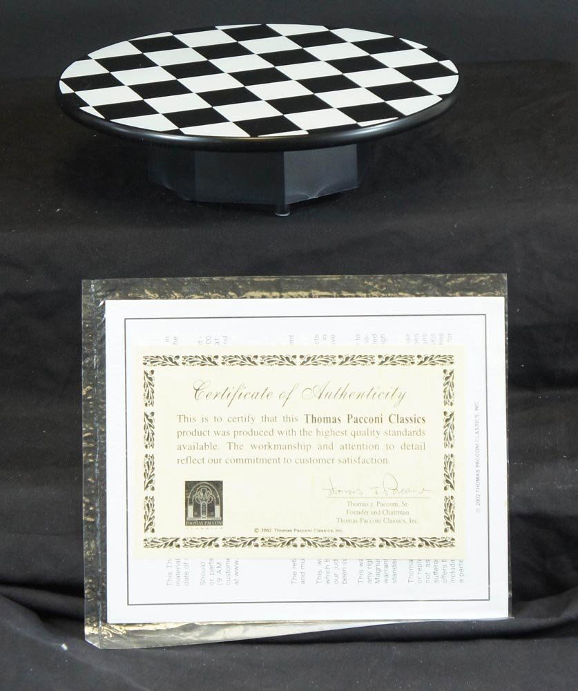 Pacconi, Thomas: Thomas Pacconi rotating display , size: 3 x 9 x 9 , , , Pacconi Classics , quantity: 1 Comes with certificate of authenticity