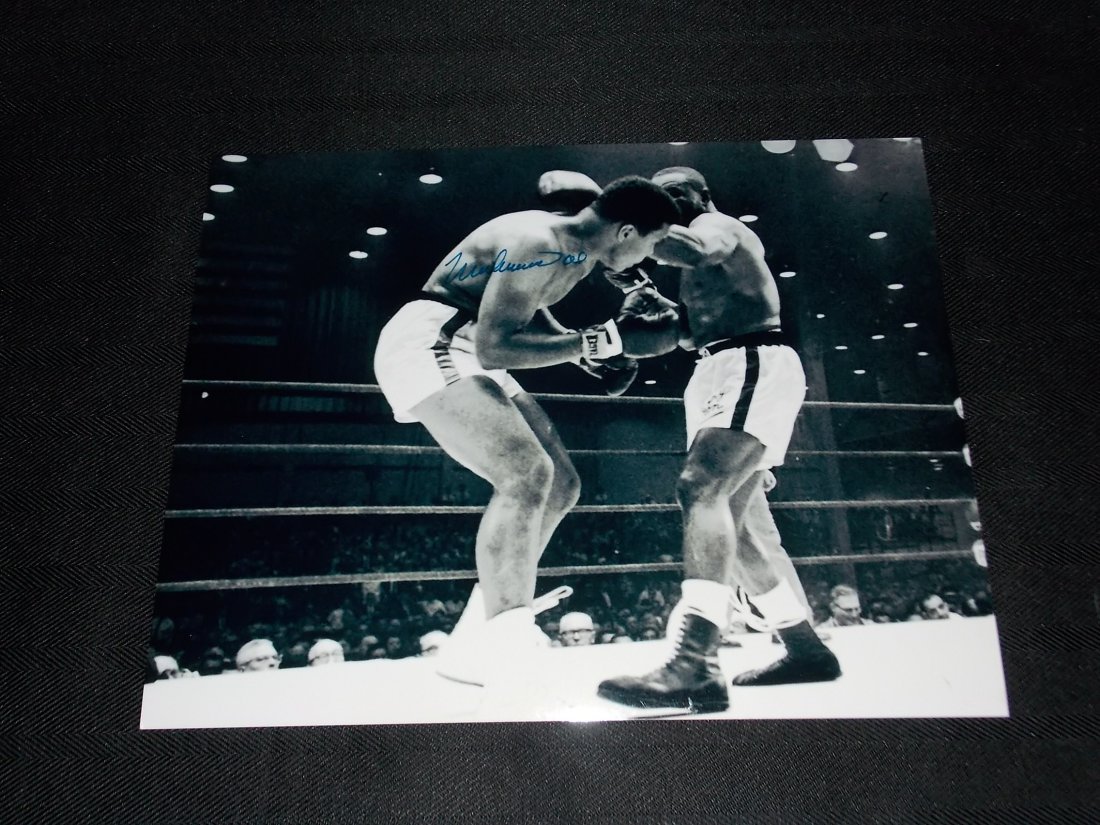 Muhammad Ali: Muhammad Ali, Autographed 8x10 Photo, w/COA