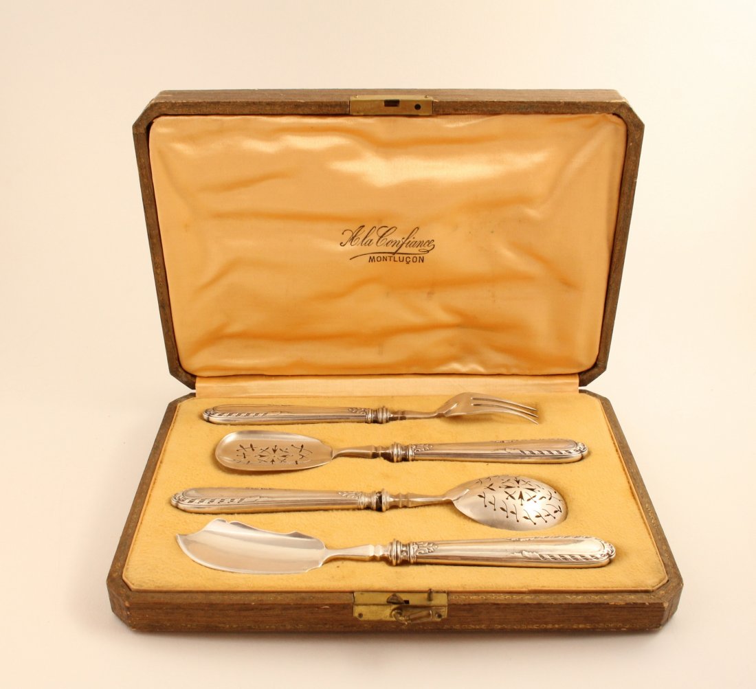 French silver bonbon serving set by Ravinet and Denfert: Silver bonbon serving set made by Ravinet Louis and Denfert Charles, France. 