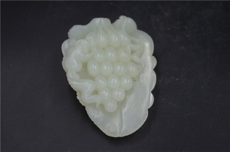 Chinese  white Jade XIN JIANG HE TIAN (1 of 4)