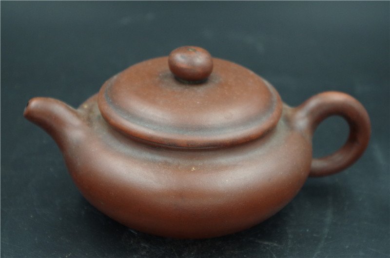 CHINESE ZISHA POT (1 of 4)
