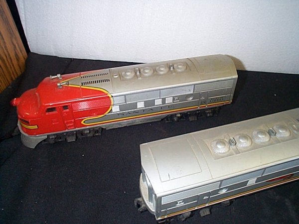 Lionel Trains 027, No. 2243 Santa Fe diesel engine - 2