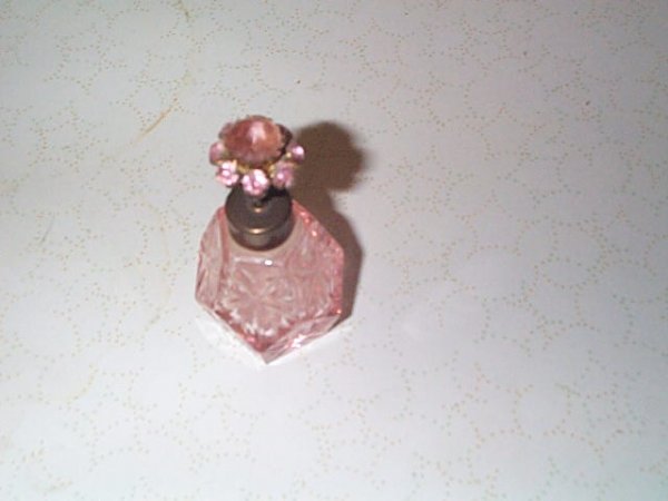 Czechoslovakian pink Art Glass perfume bottle. Meas - 2