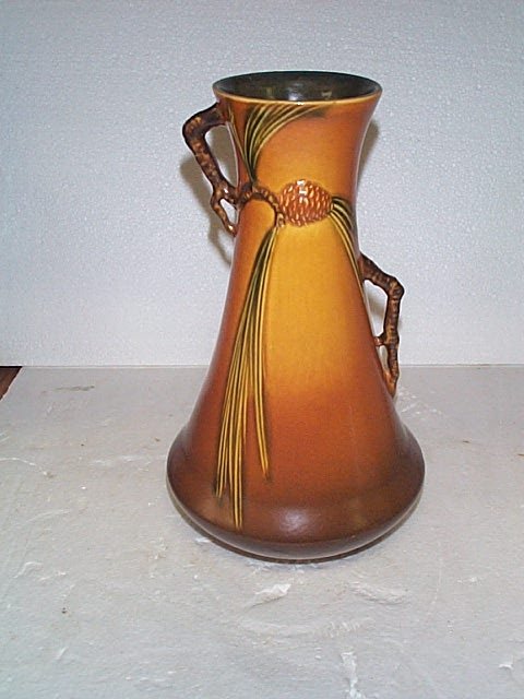 Roseville pinecone pattern double handled tree bra