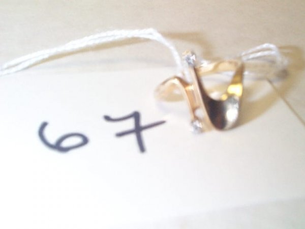 14K YELLOW GOLD 2 DIAMOND RING 0.06 CT SIZE 5 2.7