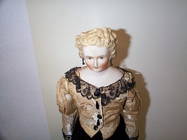 20" Emma Clear 1946 lady. Cream luster, shiny face - 2